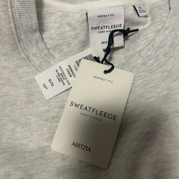 Aritzia TNA cozy sweatfleece perfect crewneck - NWT (heather cloud white) - Picture 3 of 3
